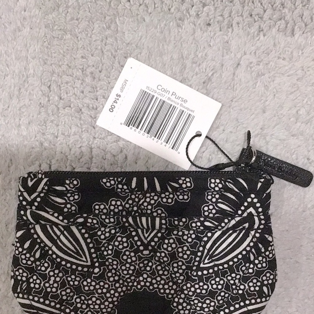 Vera Bradley NWT coin purse in blanco bouquet pattern